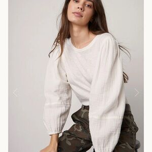 NWT Velvet by Graham & Spencer Women’s Jayla Puff Sleeve Top Cotton‎ Gauze